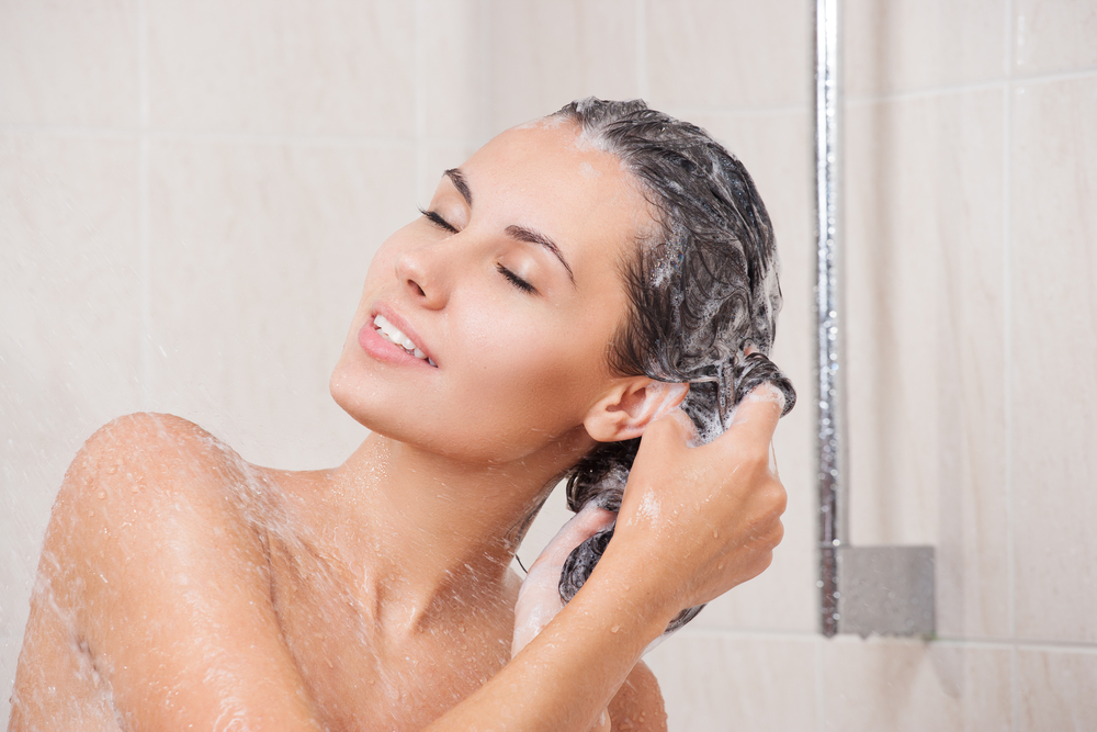 Lionesse-Do-Hair-Products-Damage-Your-Hair-Shampoo