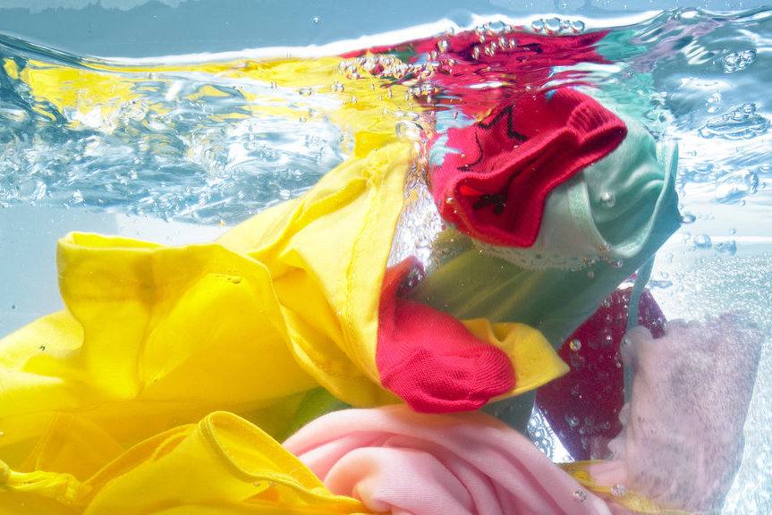 clothes_in_water